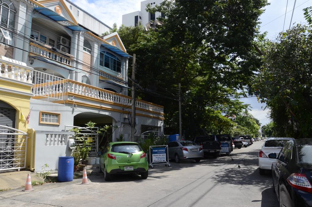 Park Avenue@Huamark Bangkok Bagian luar foto