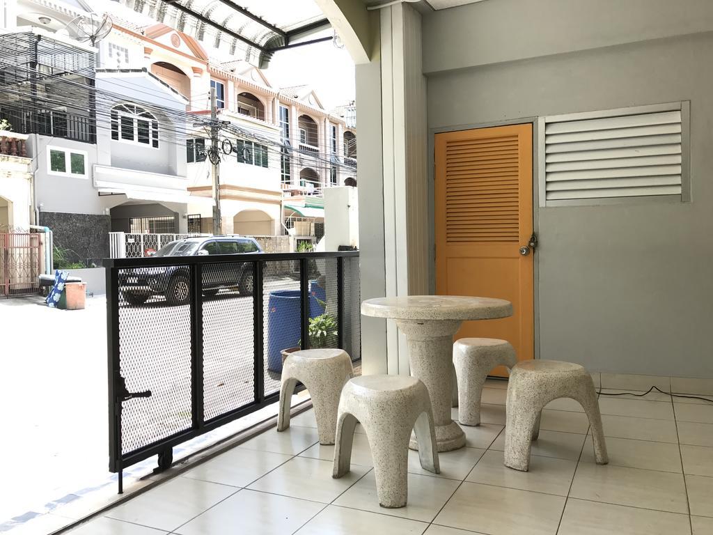 Park Avenue@Huamark Bangkok Bagian luar foto